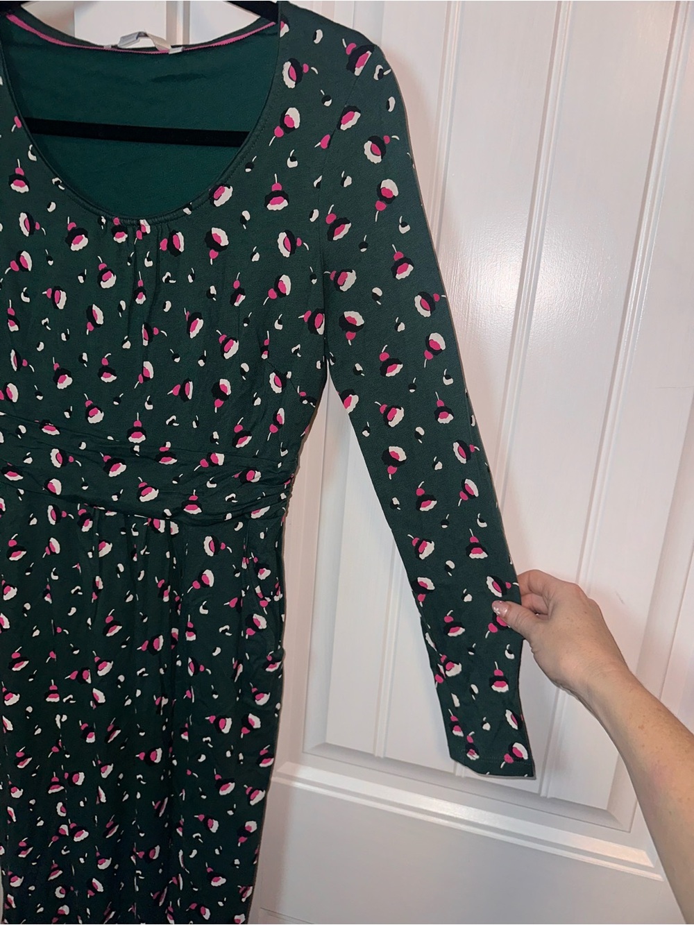 Boden Size 6L Green Long-Sleeve Printed Midi Dress with Pink Accents - Picture 7 of 13